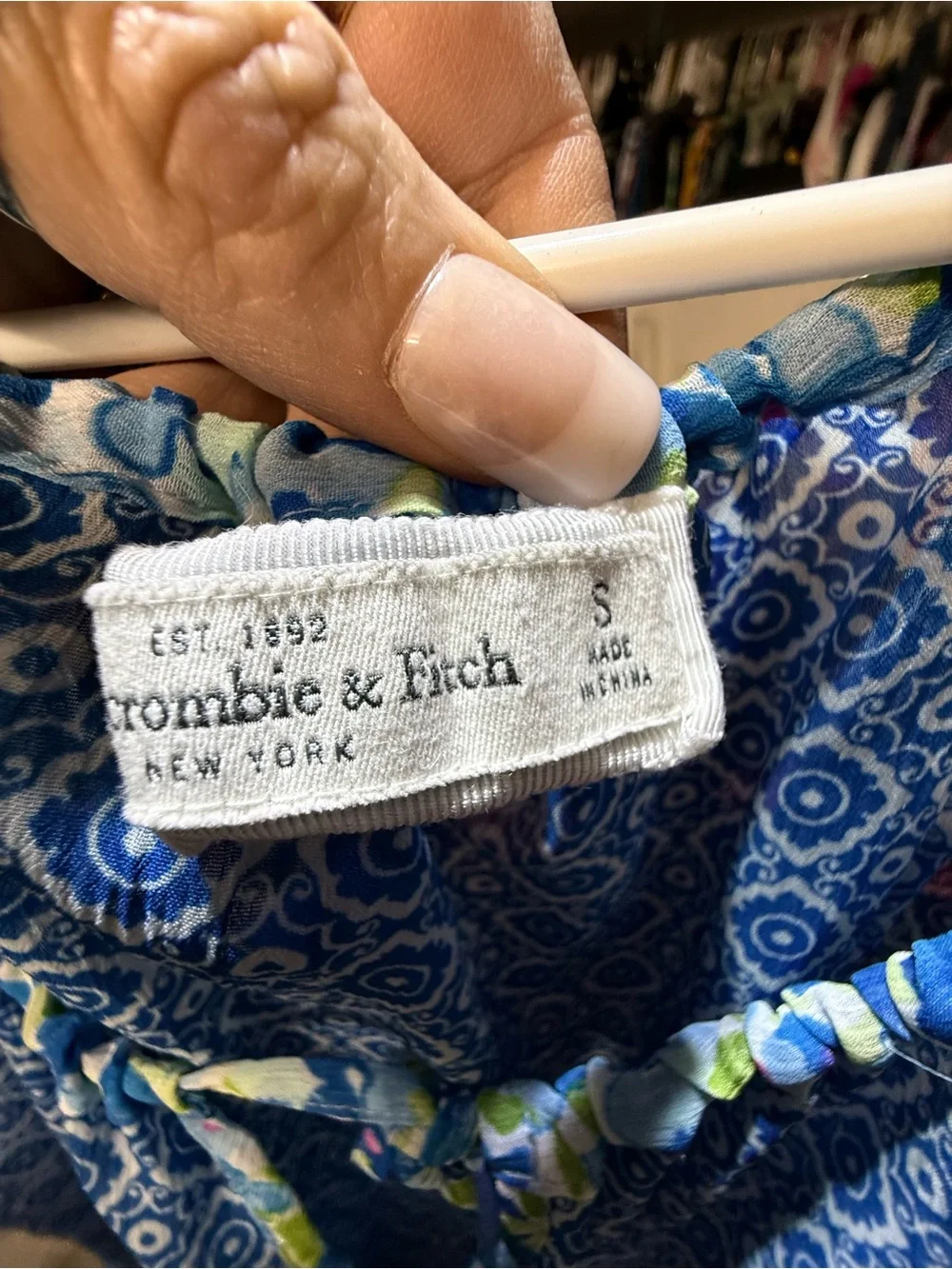 Abercrombie & Fitch Blue Printed Puff-Sleeve Tie-Neck Top